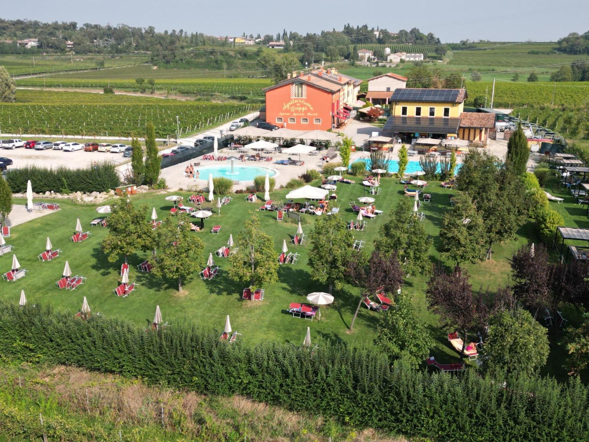 Agriturismo Dei Grippi Sona Bagian luar foto