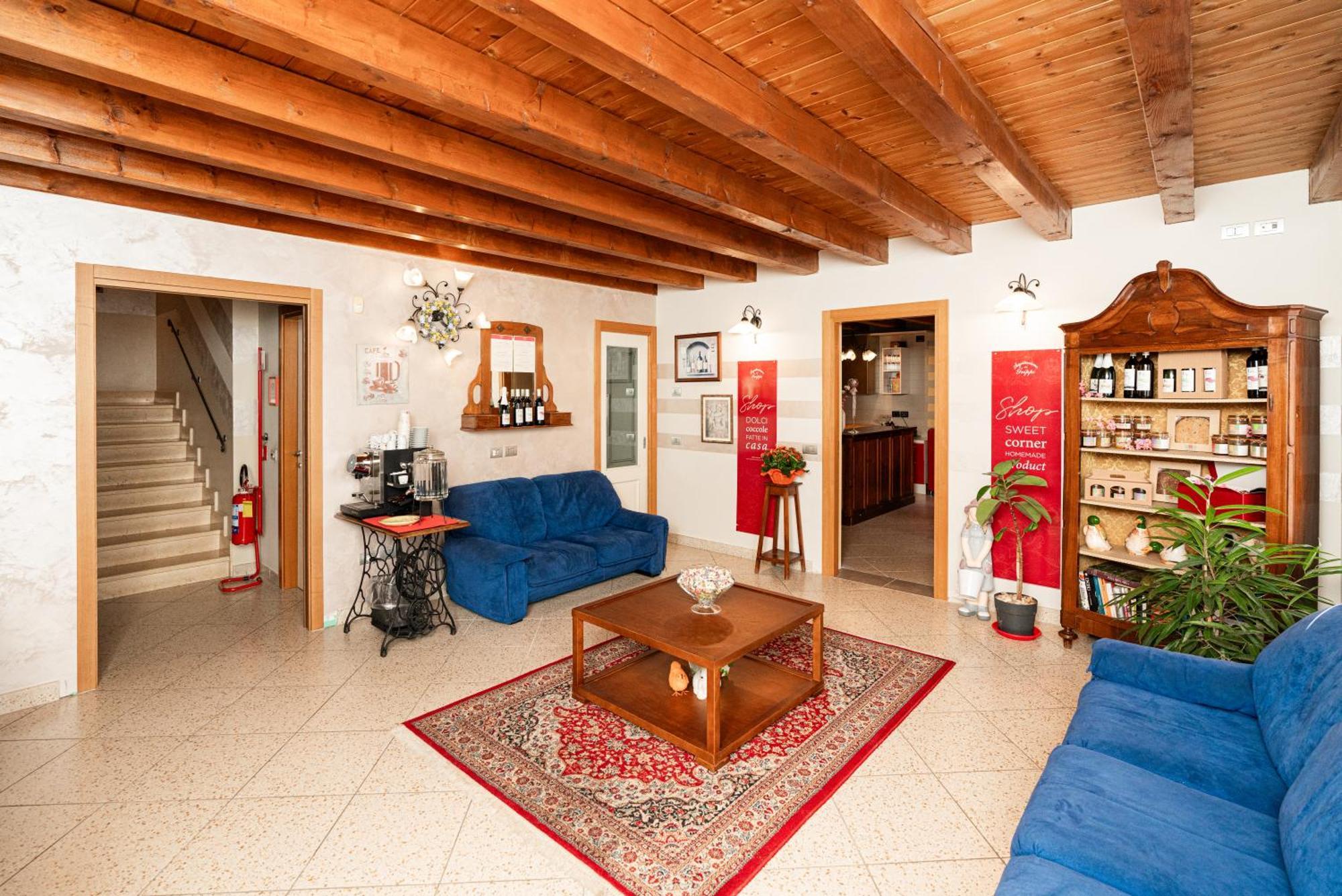 Agriturismo Dei Grippi Sona Bagian luar foto
