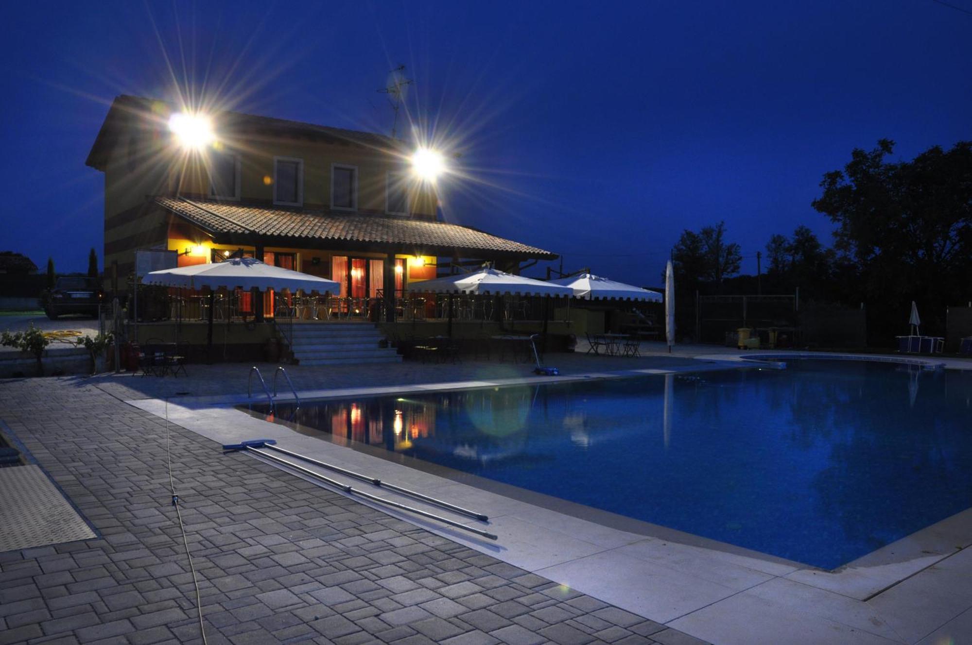 Agriturismo Dei Grippi Sona Bagian luar foto