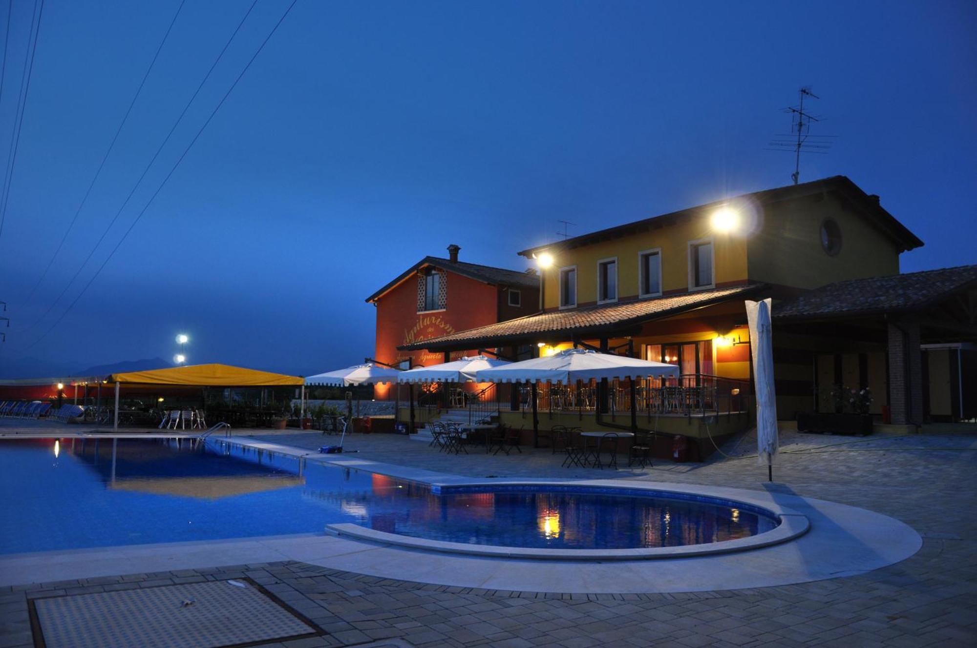 Agriturismo Dei Grippi Sona Bagian luar foto