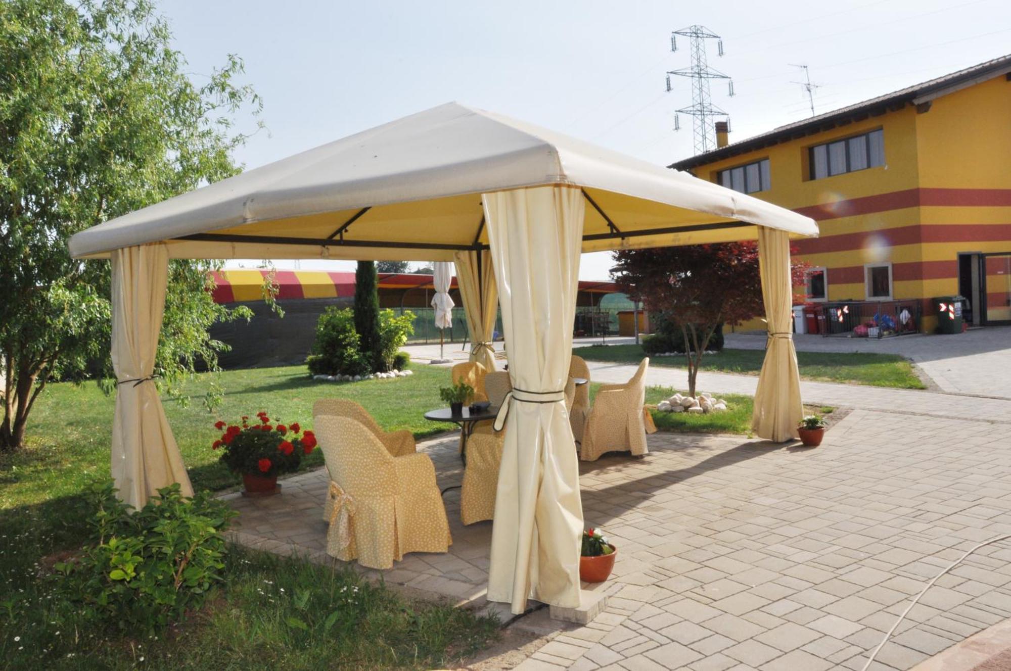 Agriturismo Dei Grippi Sona Bagian luar foto