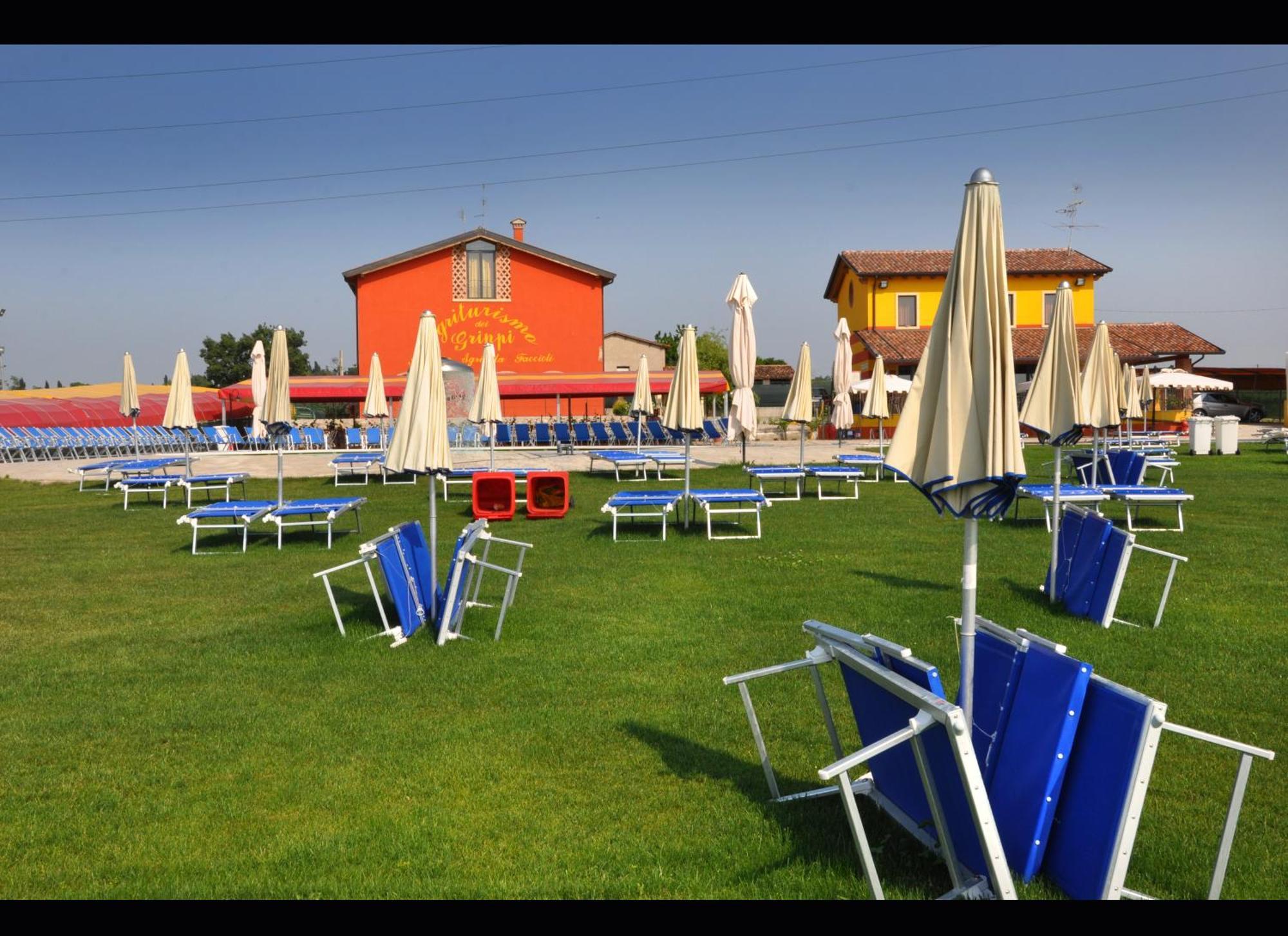 Agriturismo Dei Grippi Sona Bagian luar foto