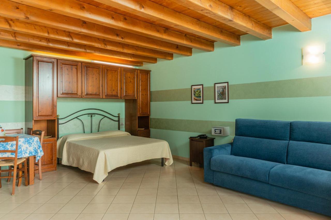 Agriturismo Dei Grippi Sona Bagian luar foto